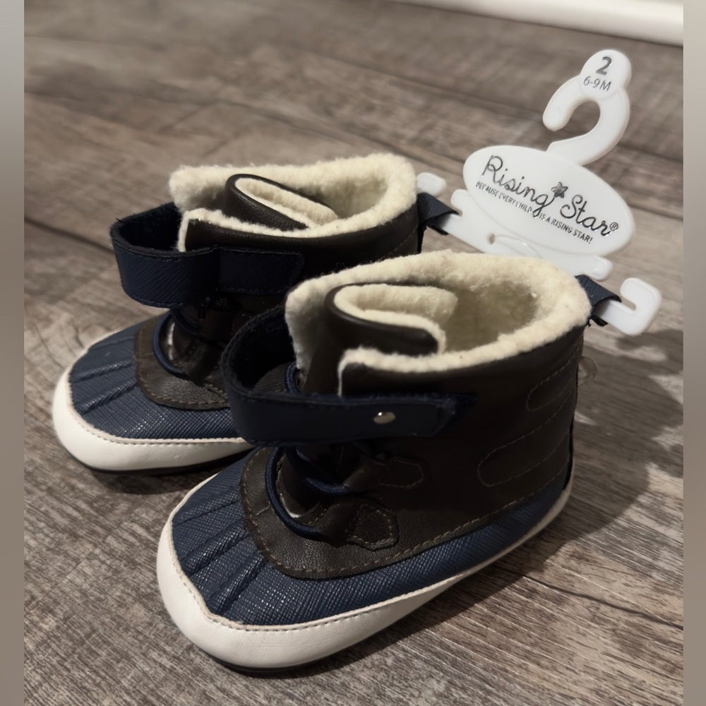 6-9 months mock duck boots - crib shoes